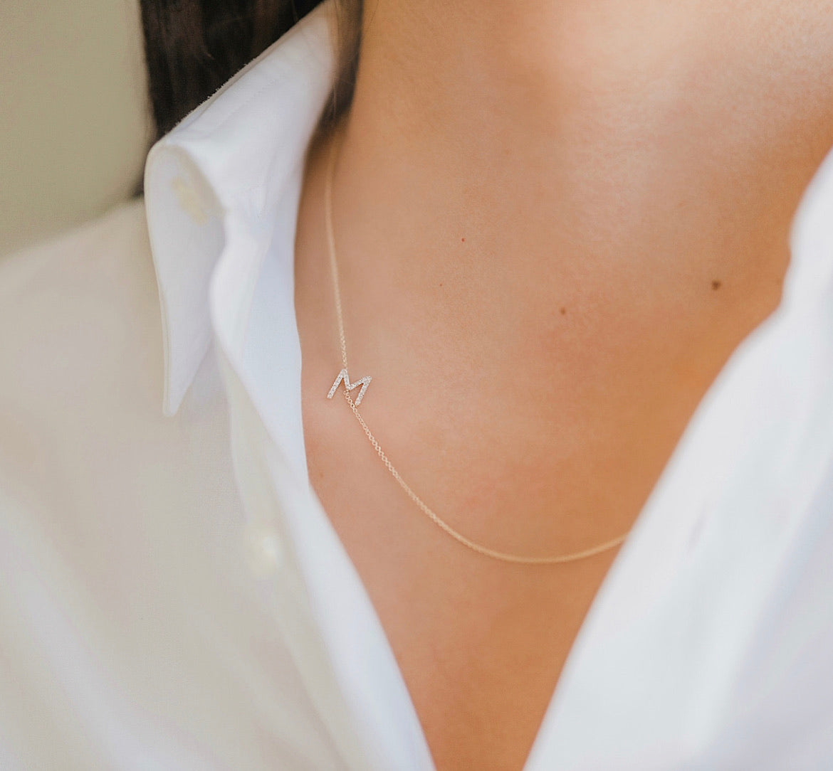 ASYMMETRICAL INITIAL NECKLACE